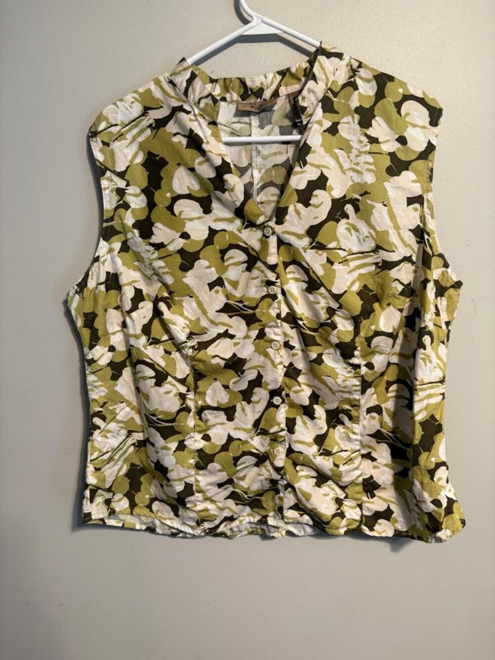 Riders Relaxed Woman Sleeveless Button-Up Blouse Size 18W